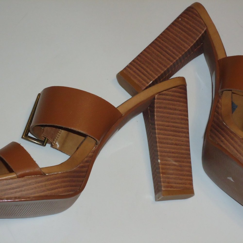 NEWPORT NEWS Leather Heels Size 9 1/2 - Picture 4 of 12